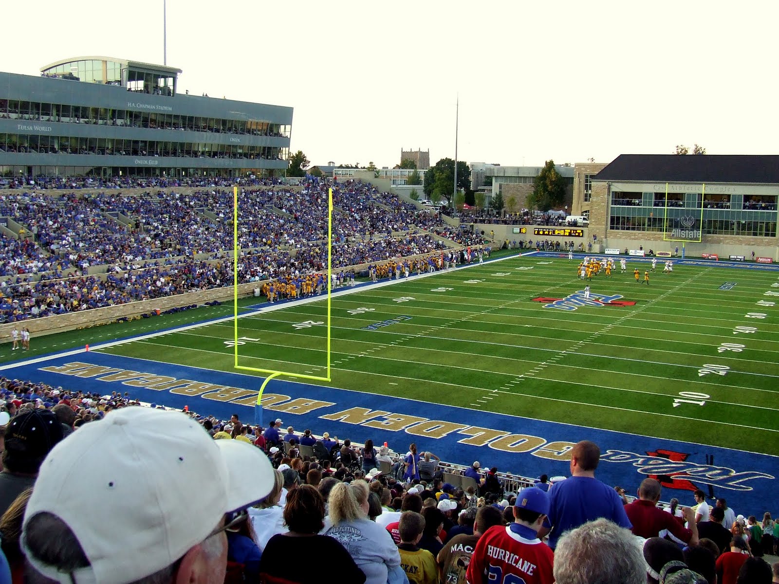 Imagem de referência de Skelly Field at H. A. Chapman Stadium, descrito nos dados abertos como estádio em Oklahoma, Estados Unidos