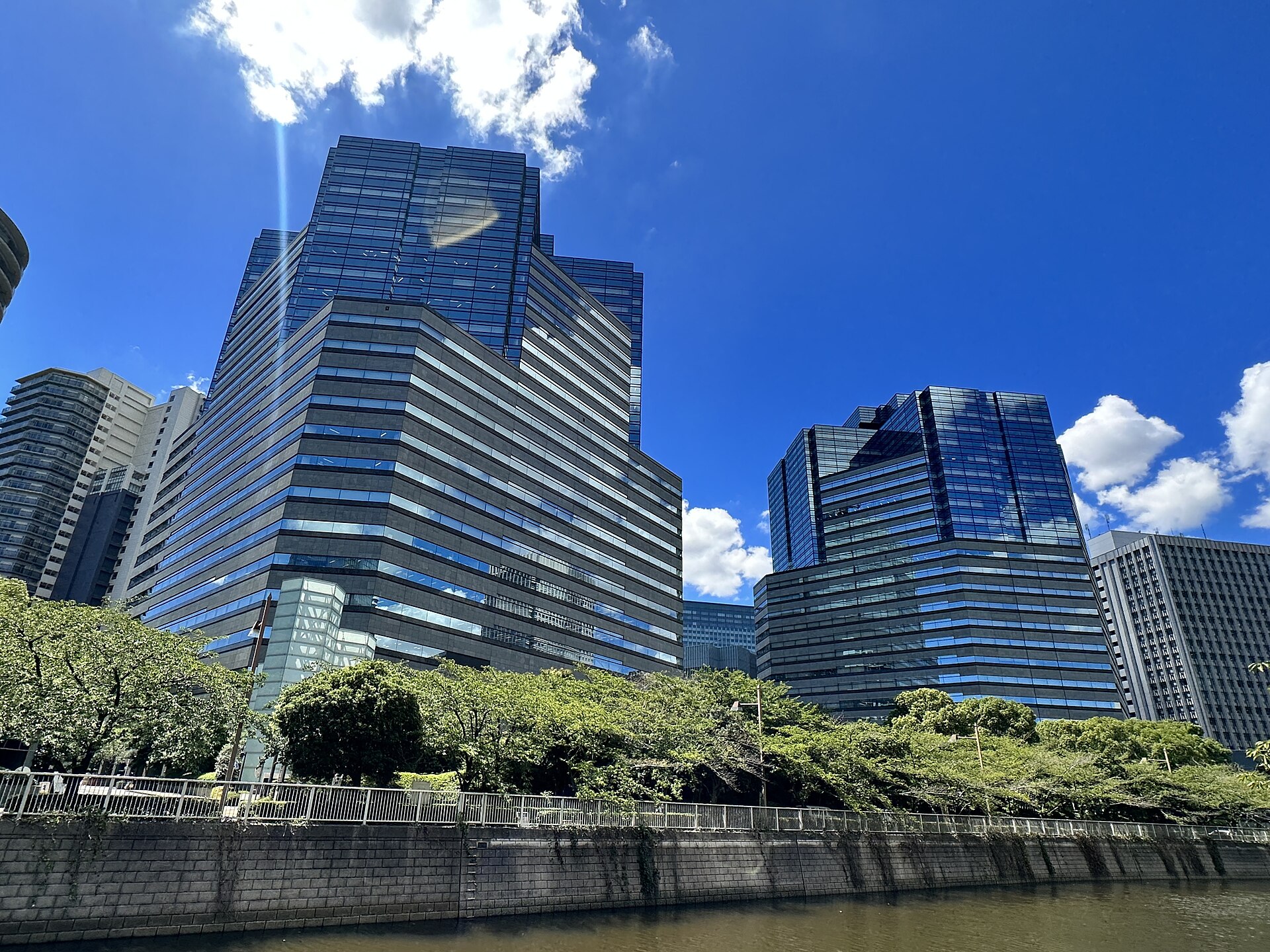 Imagem de referência de Japan Steel Works, descrito nos dados abertos como uma siderúrgica japonesa