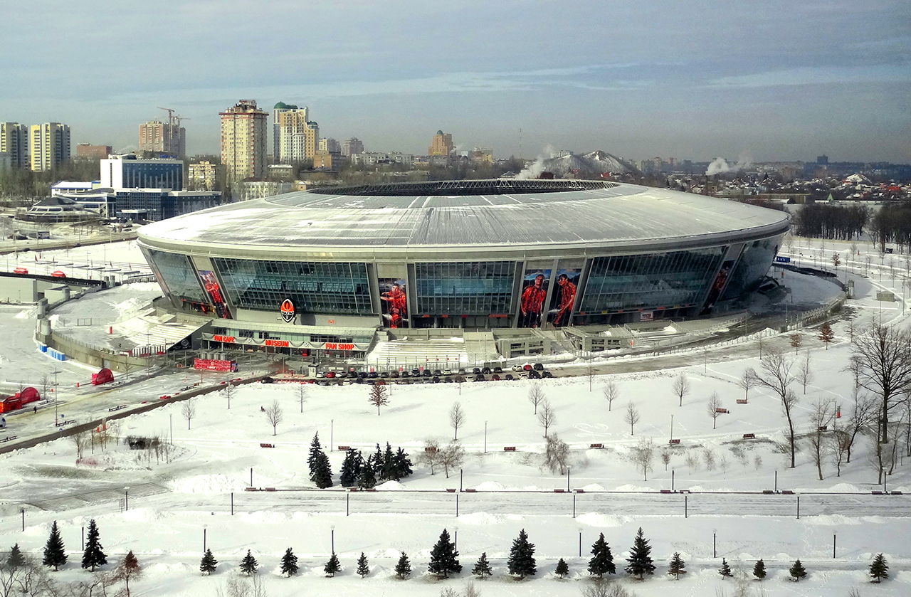Imagem de referência de Donbas Arena, descrito nos dados abertos como estádio em Donetsk, Ucrânia