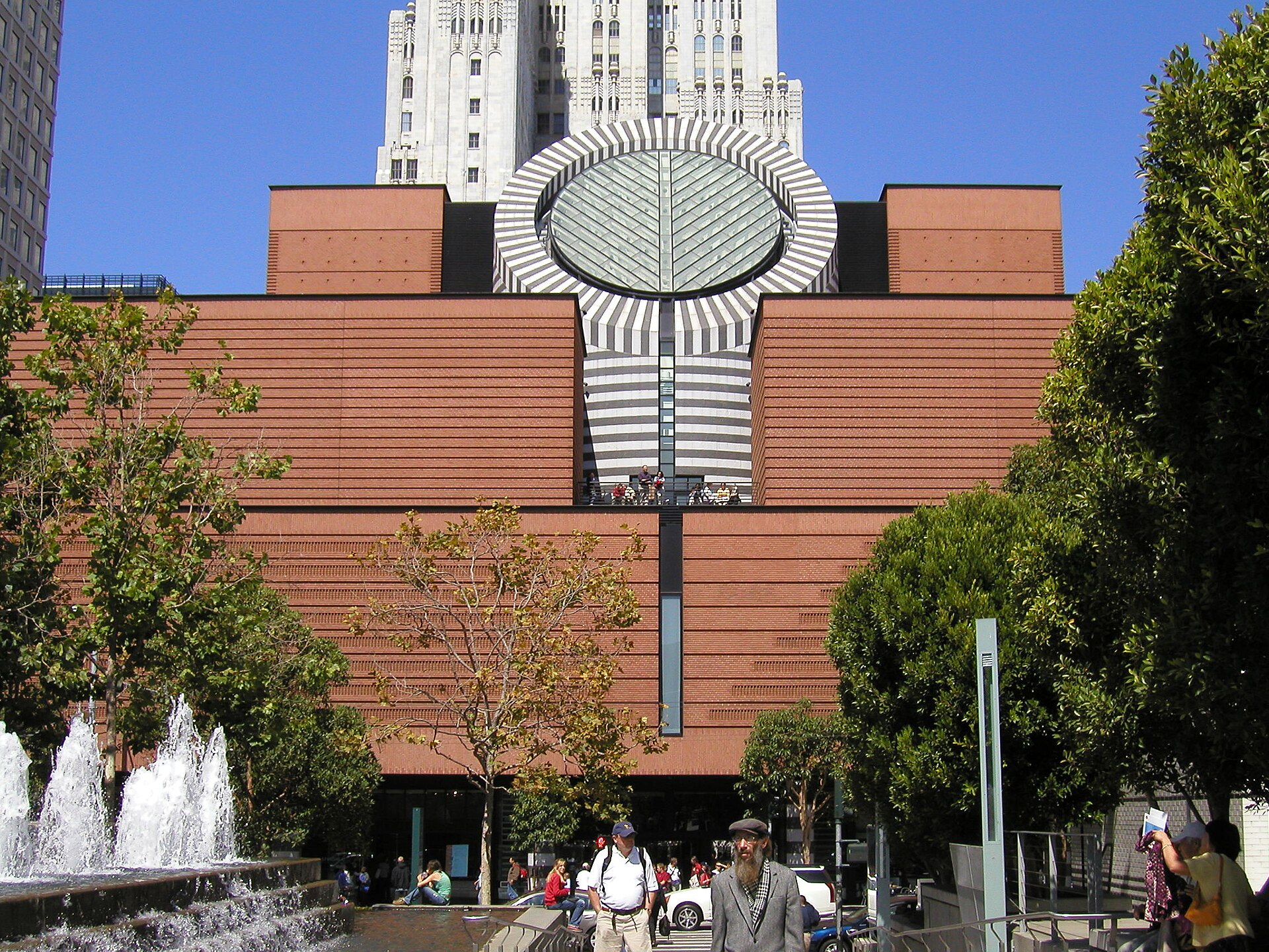 Imagem de referência de Museu de Arte Moderna de São Francisco, descrito nos dados abertos como museu de arte moderna em São Francisco, Califórnia, Estados Unidos