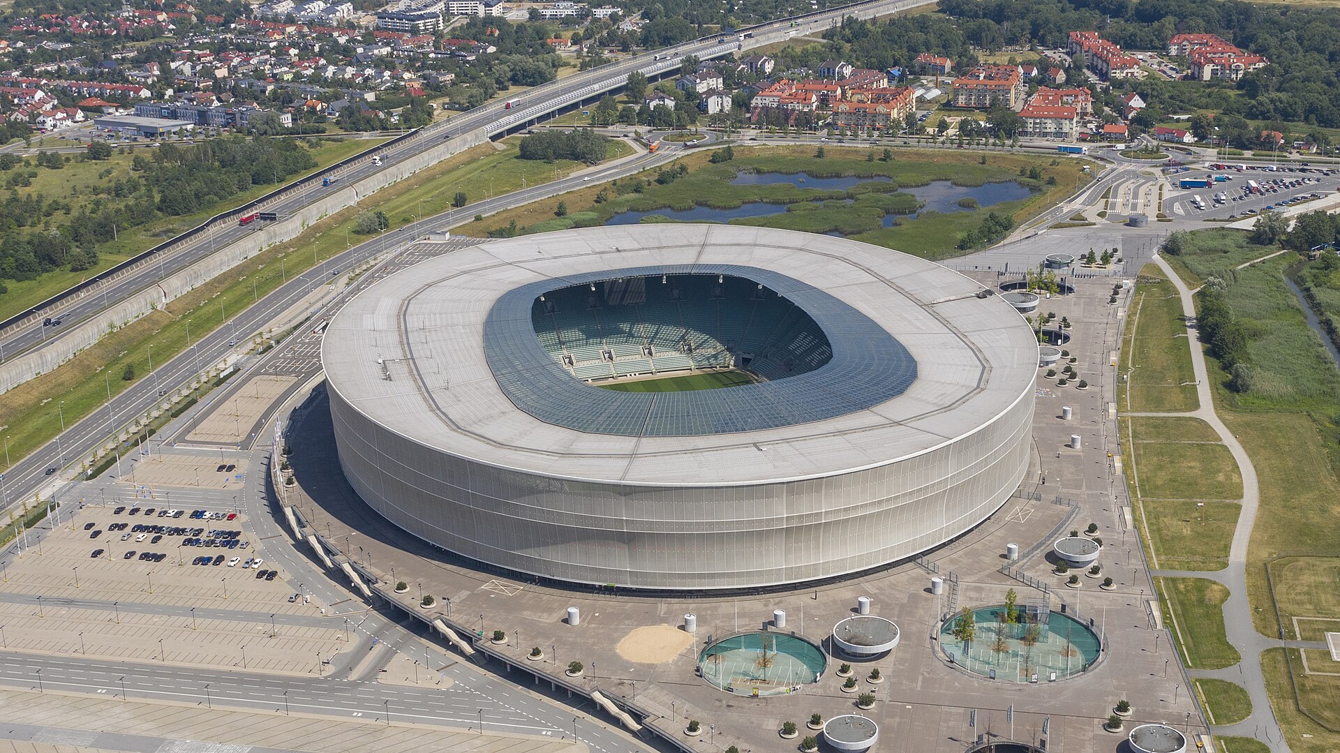 Imagem de referência de Estádio Municipal de Wroclaw, descrito nos dados abertos como estádio em Wrocław, Polónia