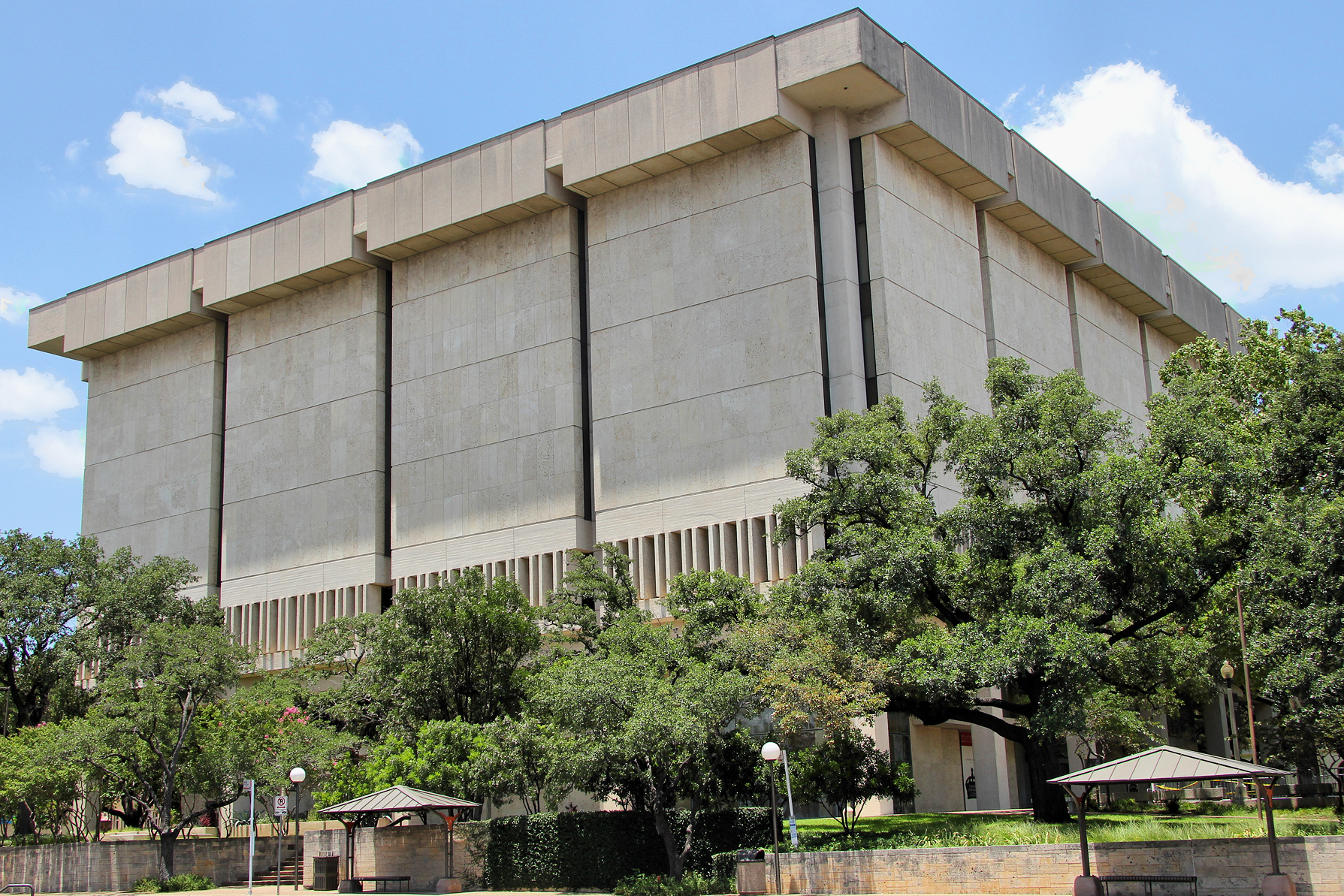 Imagem de referência de Harry Ransom Center, descrito nos dados abertos como museu em Texas, Estados Unidos
