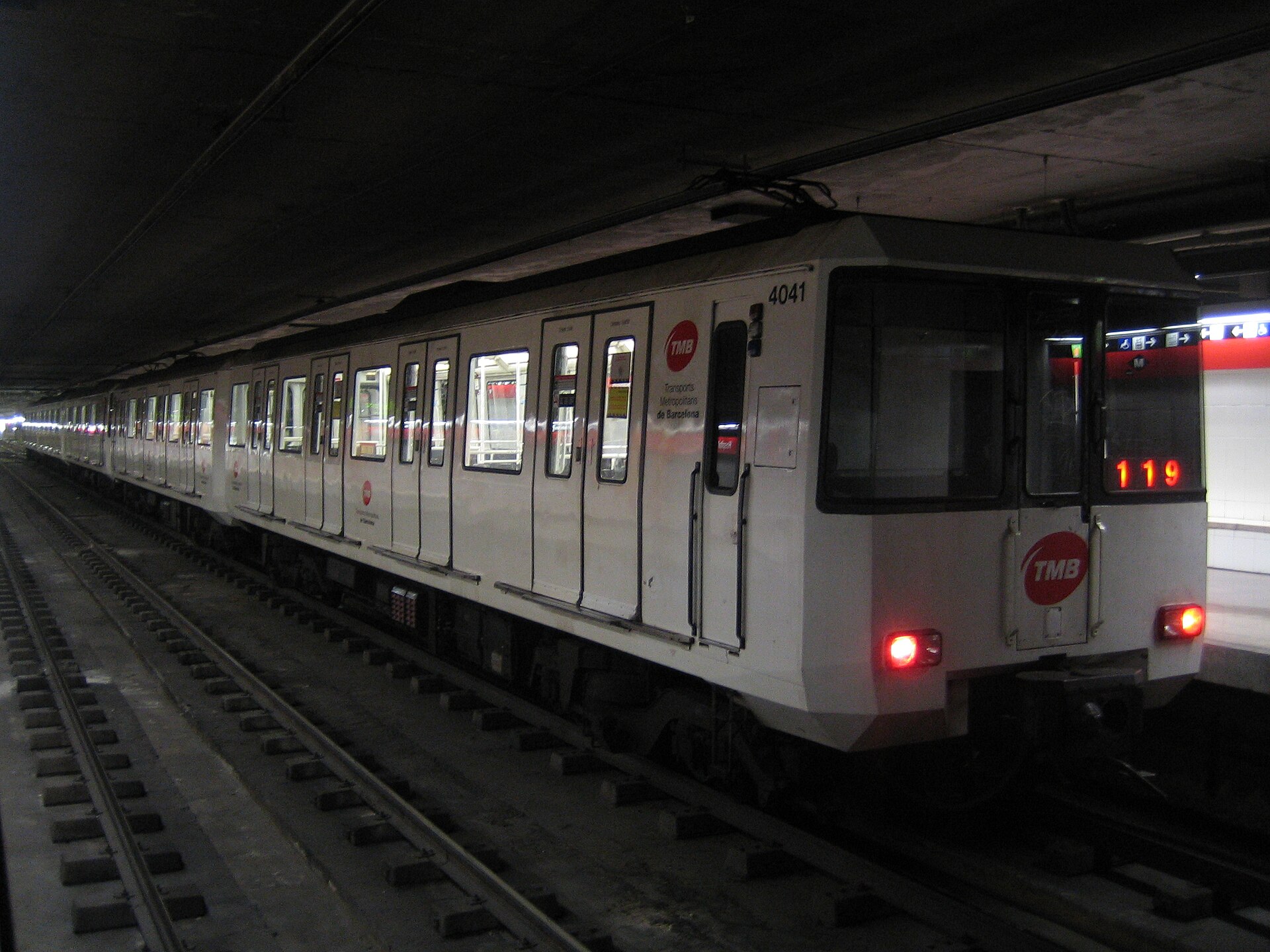 Imagem de referência de Estação Hospital de Bellvitge, descrito nos dados abertos como estação do metrô de Barcelona