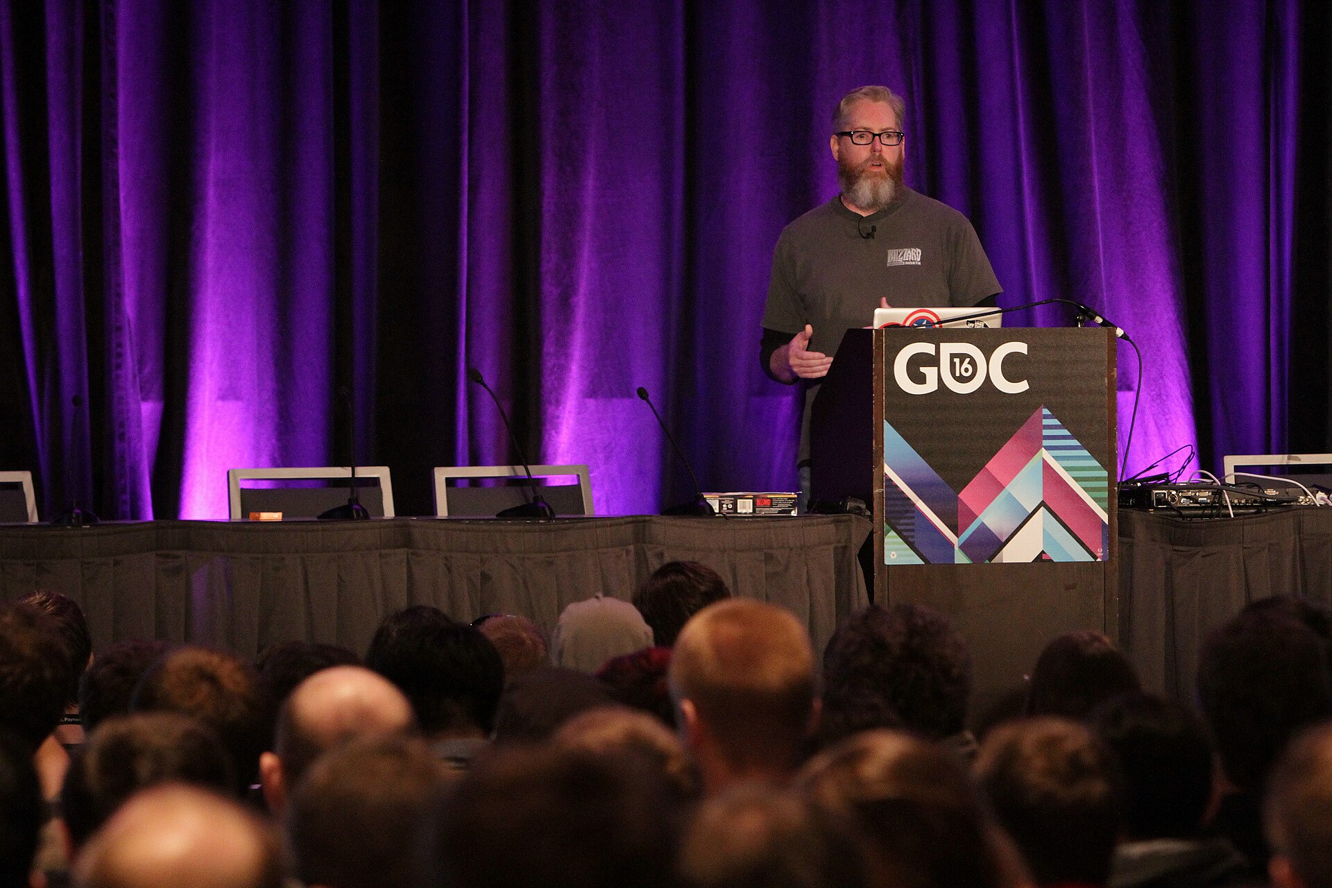 Imagem de referência de David Brevik, descrito nos dados abertos como empreendedor(a), programador e Designer de jogos