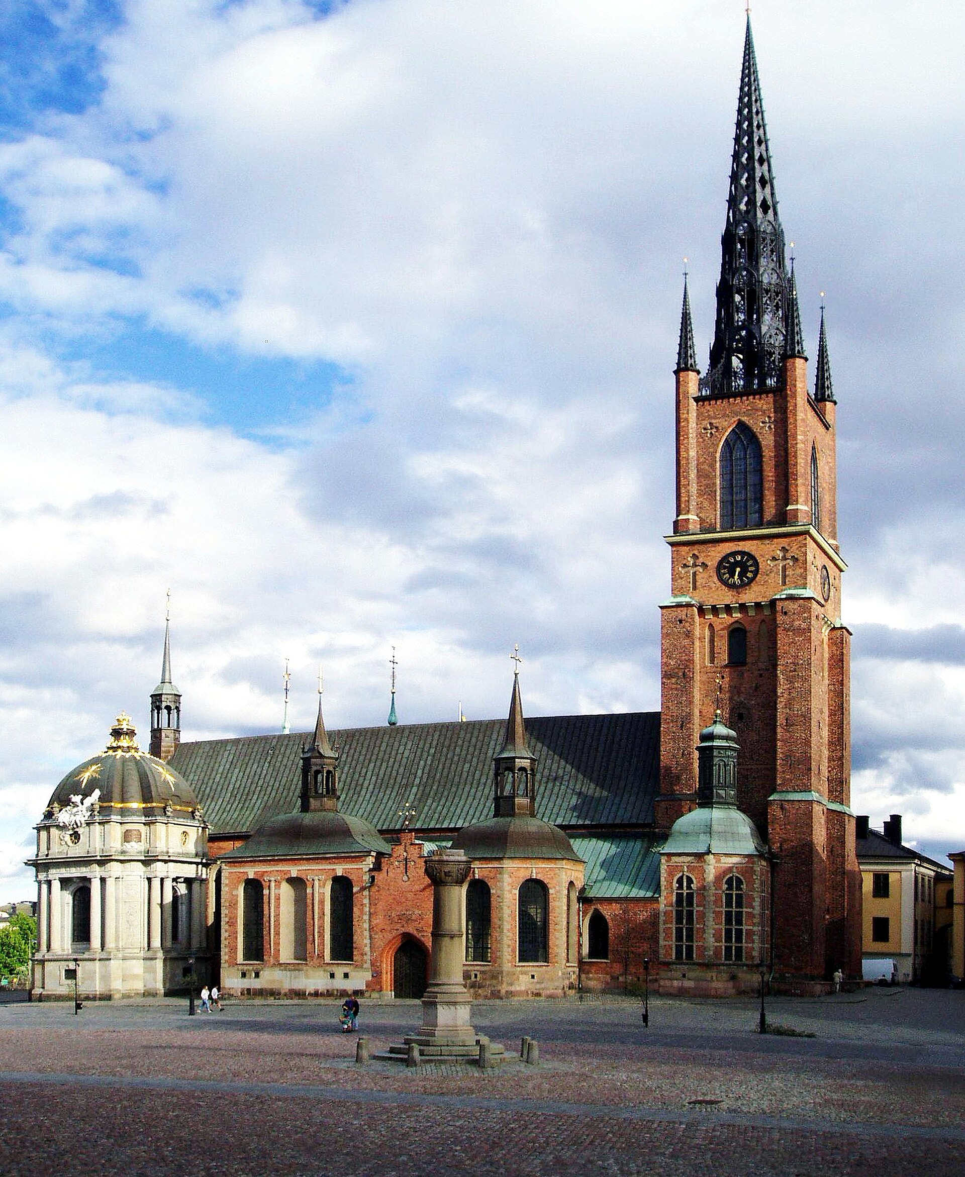 Imagem de referência de Igreja de Riddarholmen, descrito nos dados abertos como igreja em Estocolmo, Suécia
