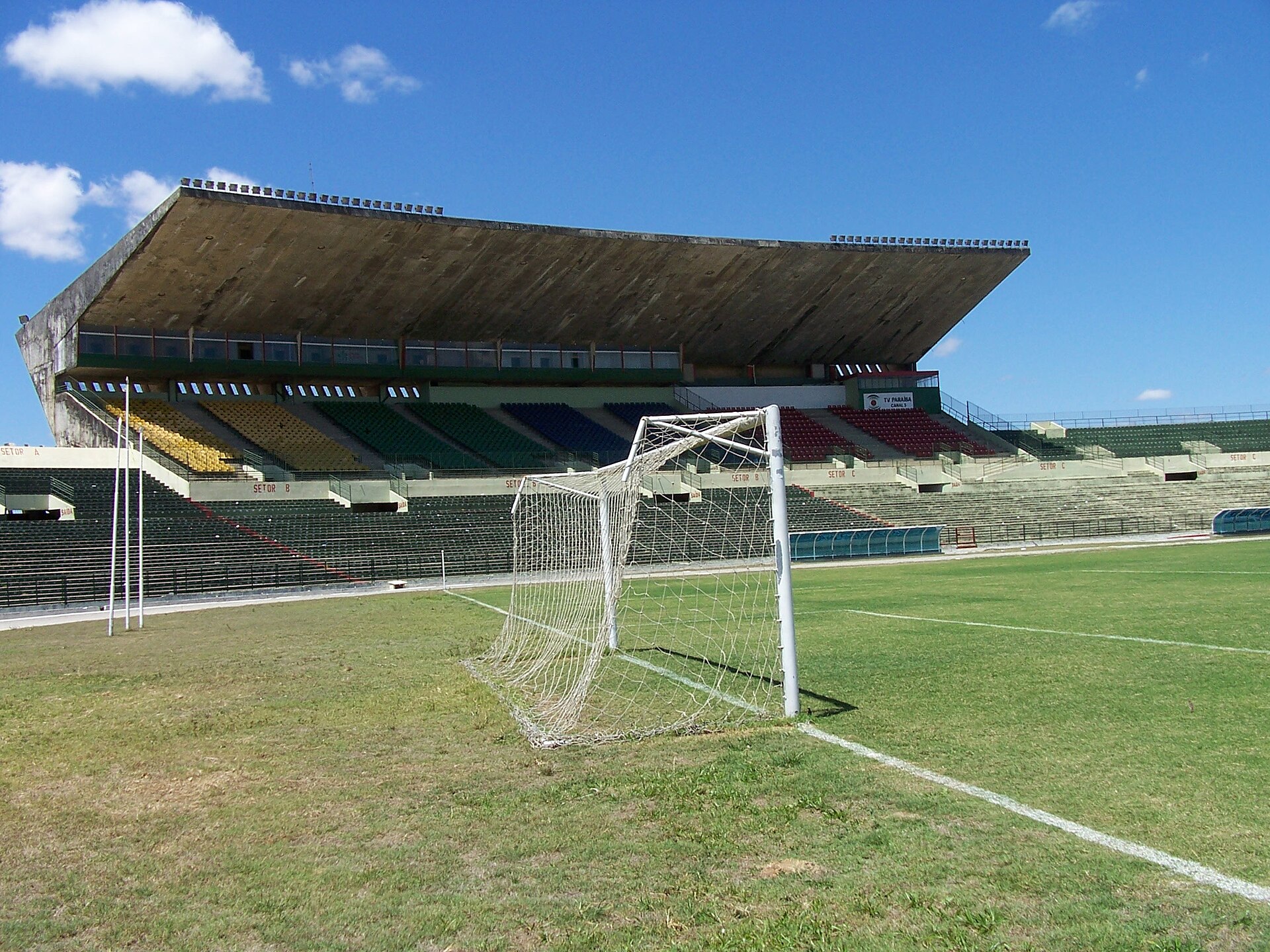 Imagem de referência de Estádio Governador Ernani Sátyro, descrito nos dados abertos como estádio de futebol