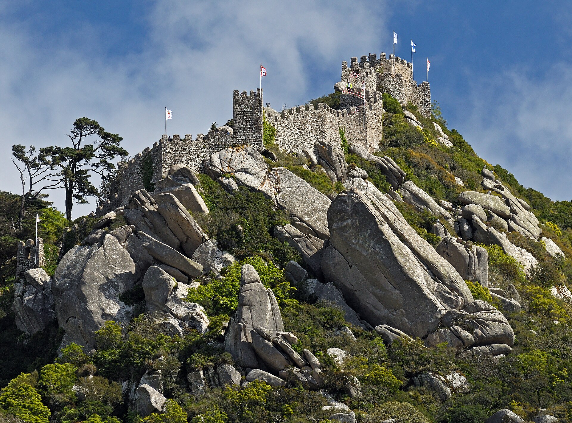 Imagem de referência de Castelo dos Mouros, descrito nos dados abertos como castelo em Sintra, Portugal