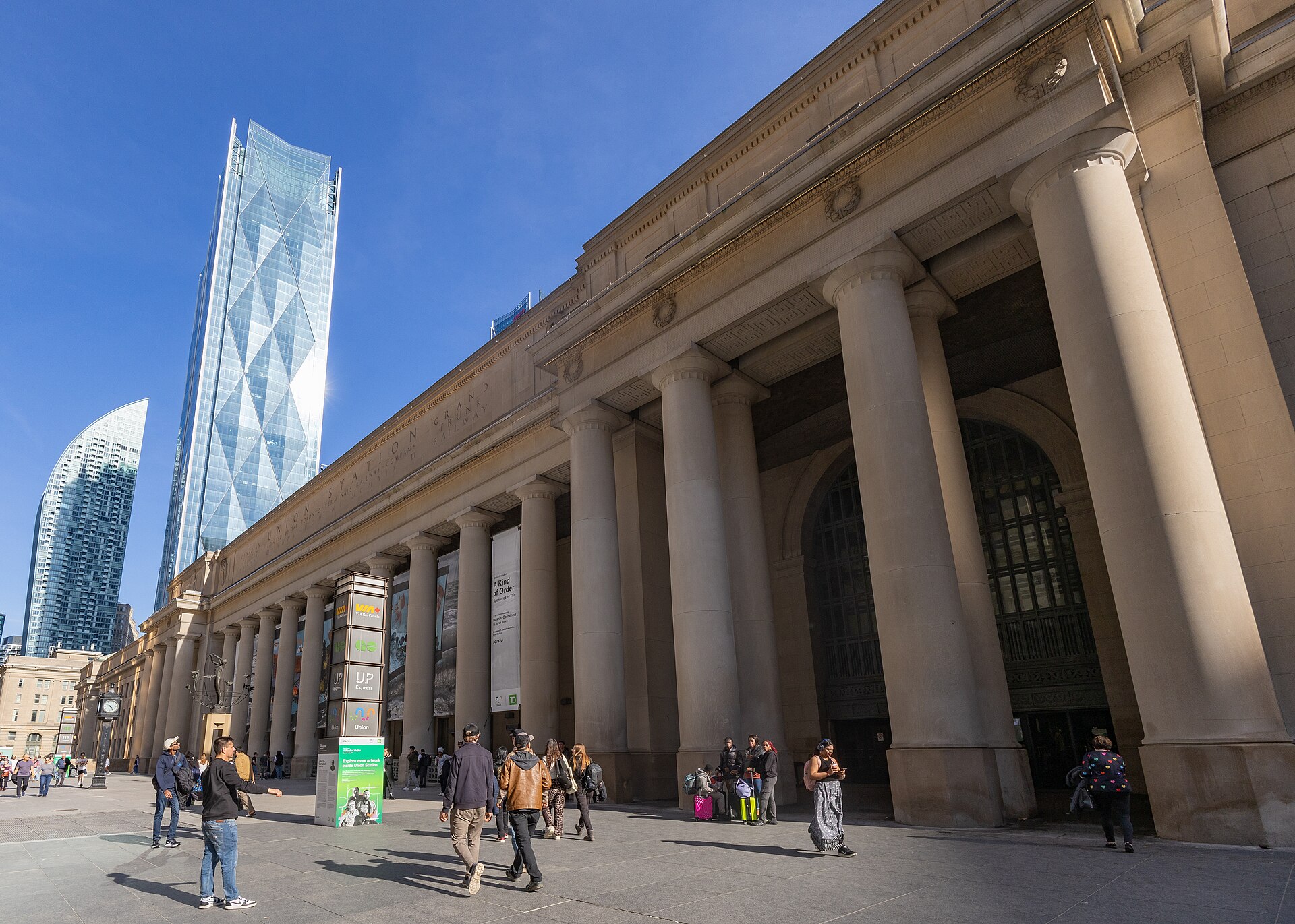 Imagem de referência de Estação Union, descrito nos dados abertos como estação ferroviária em Toronto, Canadá