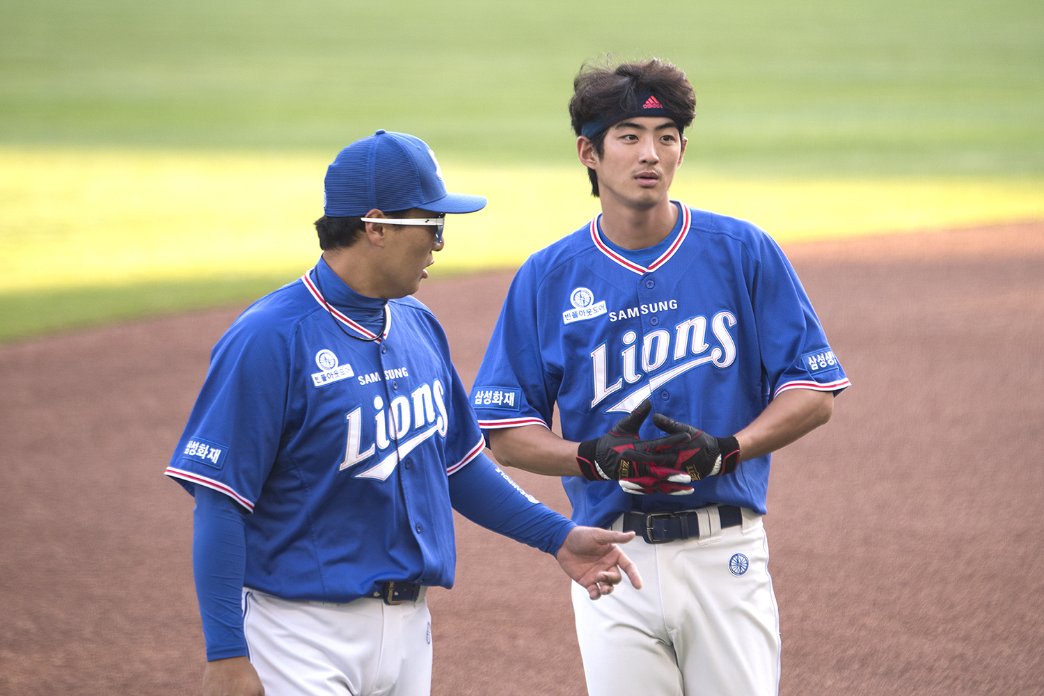 Imagem de referência de Samsung Lions, descrito nos dados abertos como os Samsung Lions são uma equipe profissional de beisebol baseada em Daegu, Coreia do Sul, e competem na Liga de Beisebol da Coreia (KBO). Fundados em 1982, os Lions têm uma história rica e são uma das equipes mais bem-sucedidas da liga, tendo vencido