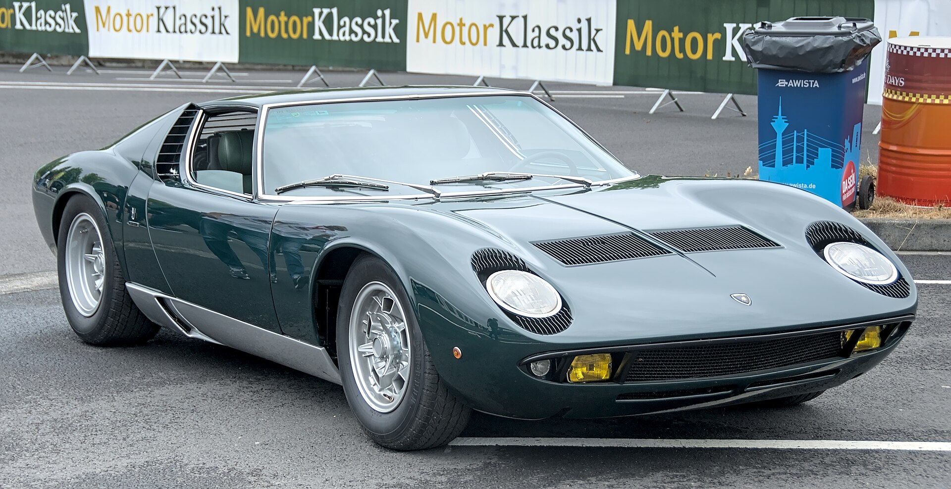 Imagem de referência de Lamborghini Miura, descrito nos dados abertos como automóvel Esportivo