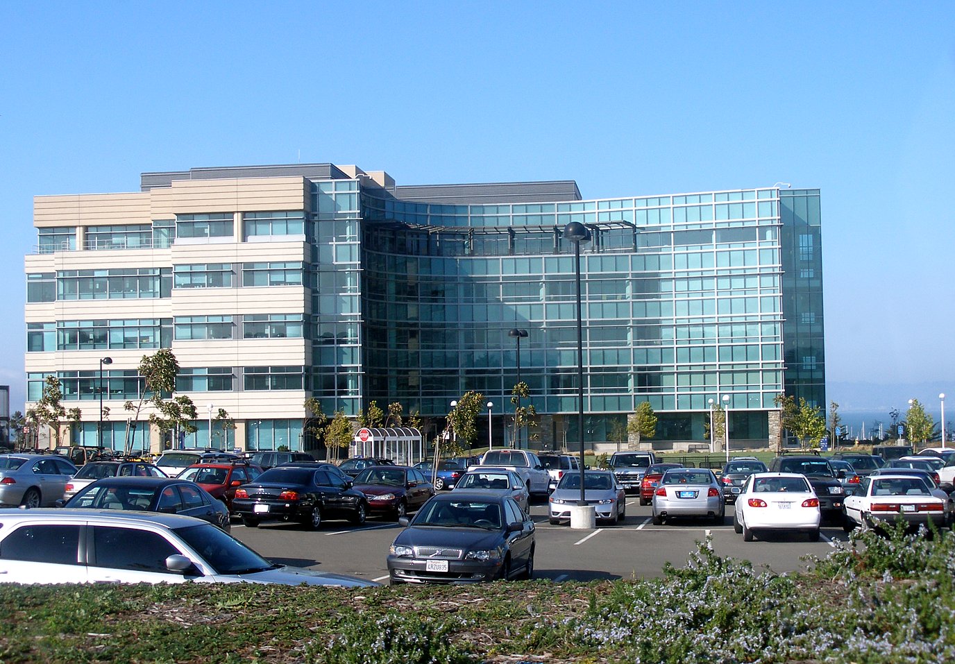 Imagem de referência relacionada a Genentech, item descrito como empresa americana de biotecnologia