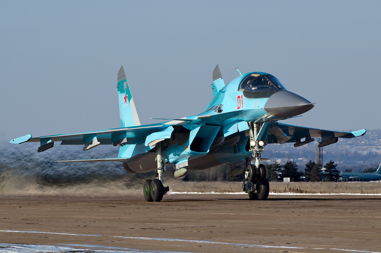 Imagem de referência de Sukhoi Su-34, descrito nos dados abertos como caça-Bombardeiro derivado do Su-33