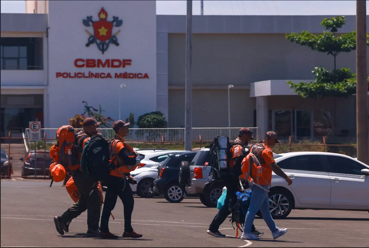 Legendários chegando no Centro de Treinamento do Corpo de Bombeiros do Distrito Federal