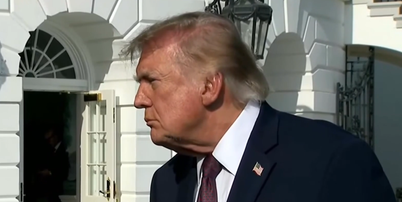 Trump não confirma apoio a Flávio Bolsonaro, mas repete que acompanhará 'de perto' eleições no Brasil Foto: Reprodução/X/@clashreport