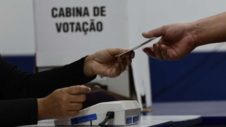 Por que TSE mudou 2.000 seções eleitorais agora: veja regiões mais afetadas e como consultar a sua