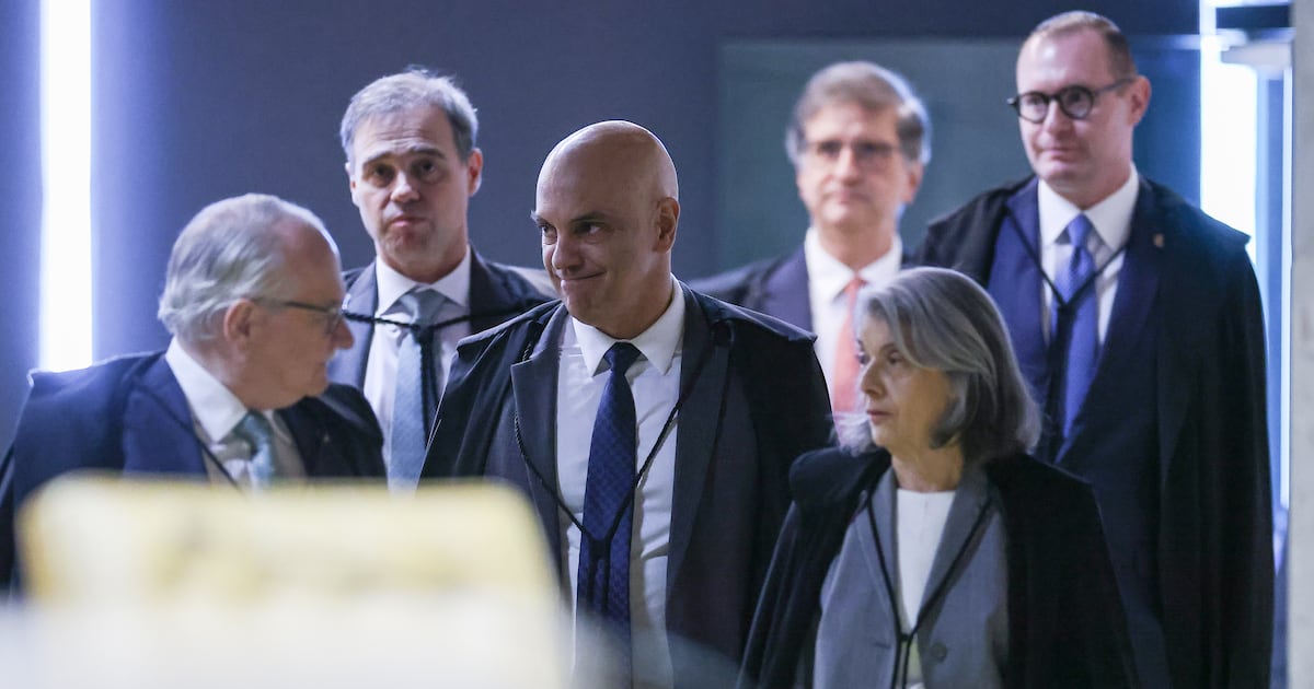 Ministros do STF adotam cautela no segundo turno e evitam entrar em embate eleitoral