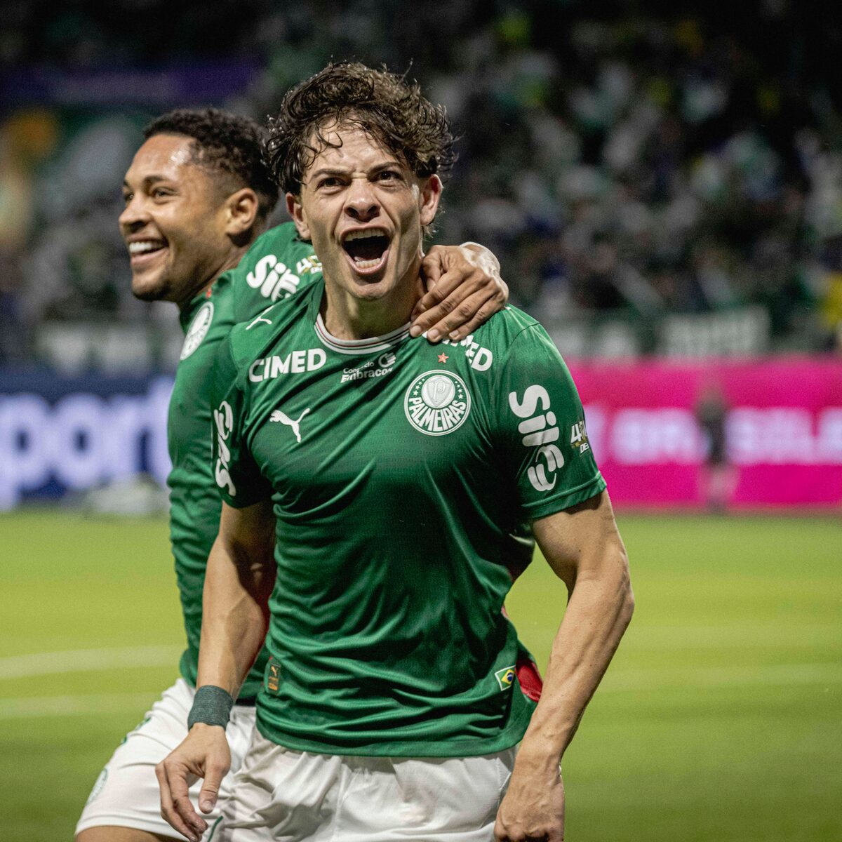 Palmeiras faz 4, atropela o Corinthians e ganha moral para decisão na Libertadores