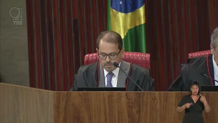 Relator do TSE vota para rejeitar desistência de Garotinho