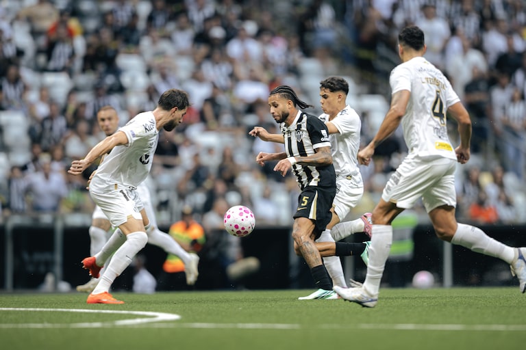 Santos leva virada aos 51 minutos, perde invencibilidade e mantém tabu contra o Atlético-MG