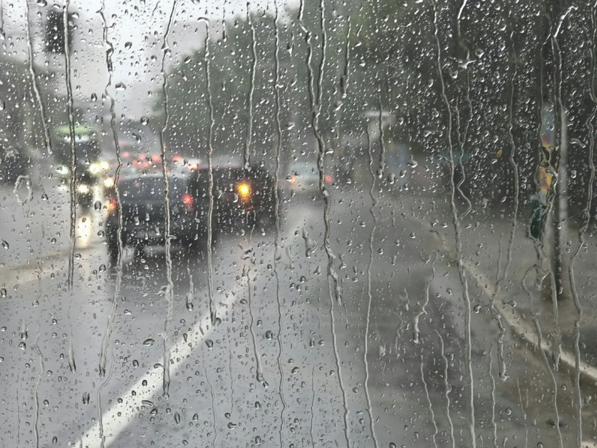 Após 15 alertas na madrugada, Defesa Civil renova aviso para temporal em SP