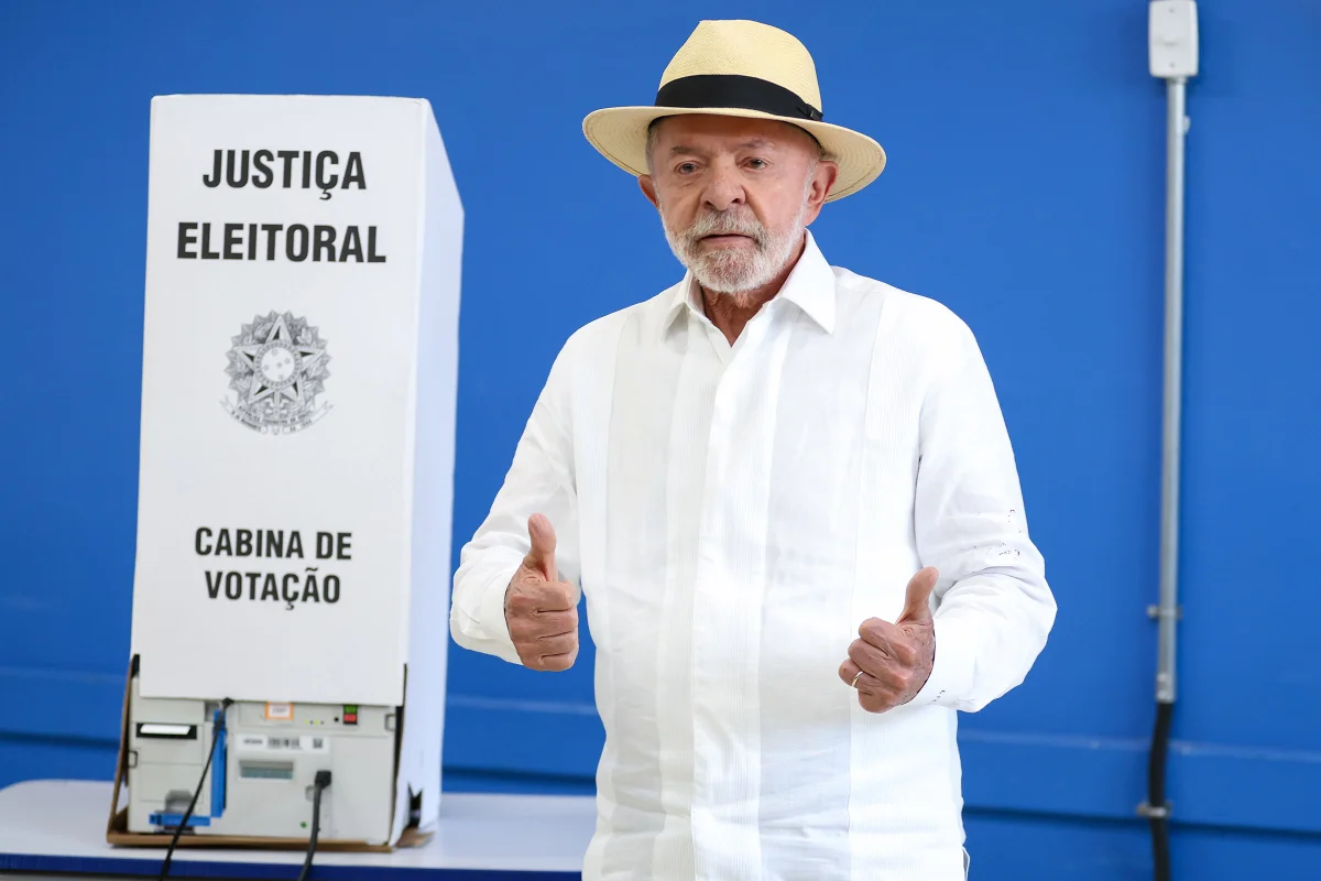 Lula navega contra a maré (por Hubert Alquéres)
