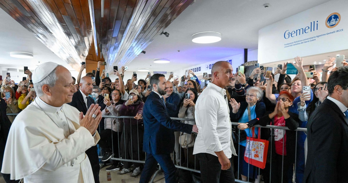 Saúde dos papas é tema delicado para o Vaticano; Leão XIV traz transparência sem precedentes