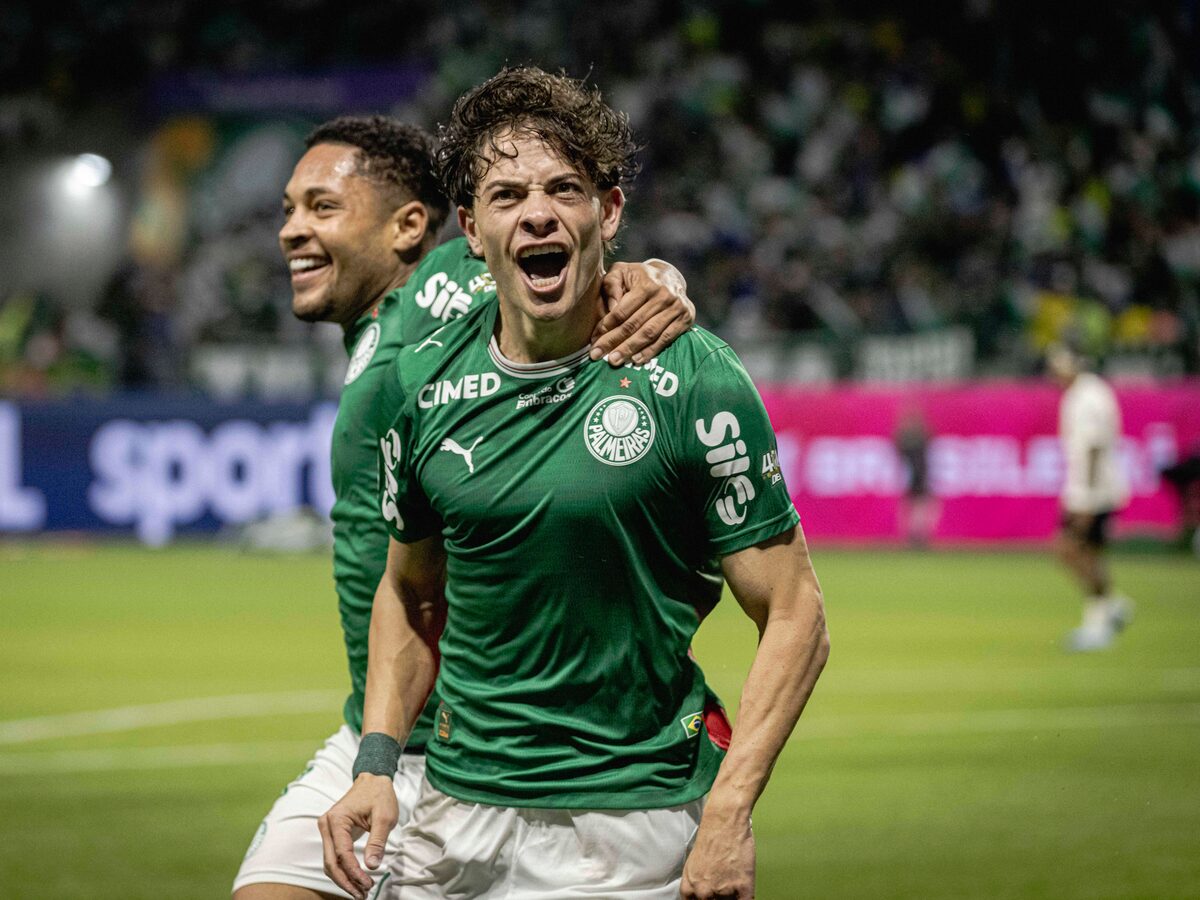 Palmeiras faz 4, atropela o Corinthians e ganha moral para decisão na Libertadores