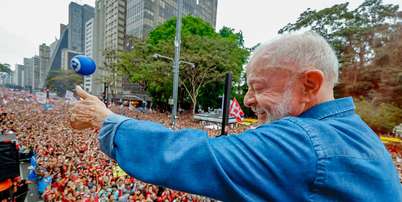 Presidente da Rep&uacute;blica, Luiz In&aacute;cio Lula da Silva, durante ato "Lula em S&atilde;o Paulo, O Brasil Pronto Pra Mais" na Avenida Paulista, em S&atilde;o Paulo - SP. Foto: Ricardo Stuckert
