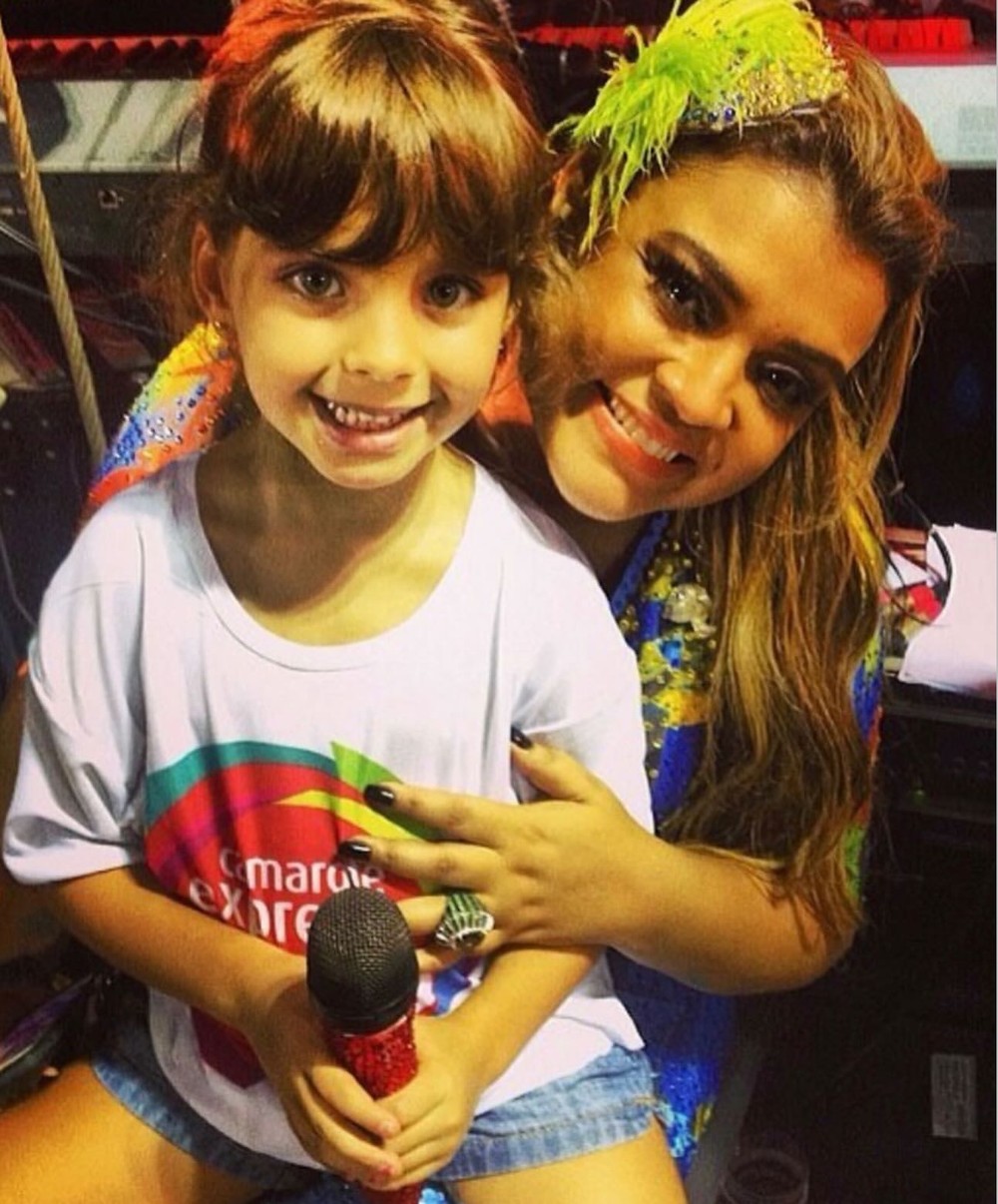 Flor Gil criança com Preta Gil — Foto: Reprodução/Instagram