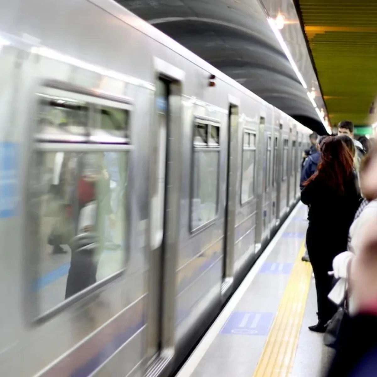 Metrô de SP passa a aceitar Pix nas máquinas de autoatendimento de estações