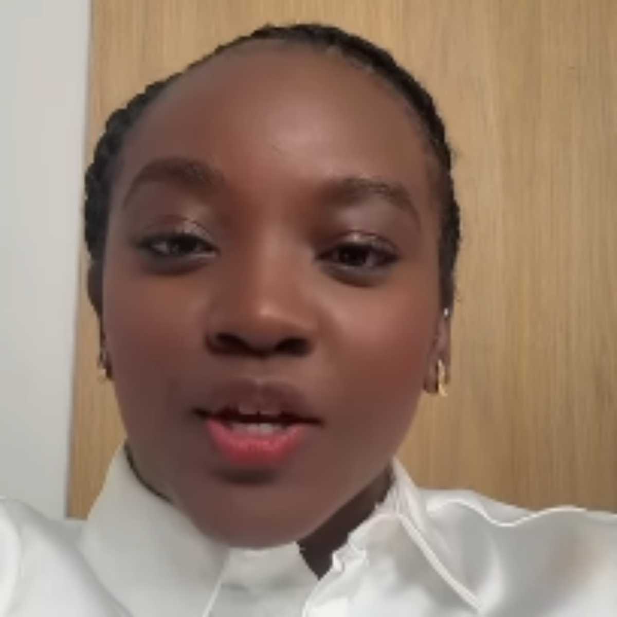 Ana Elisa diz que tuíte divulgado por Nikolas é falso