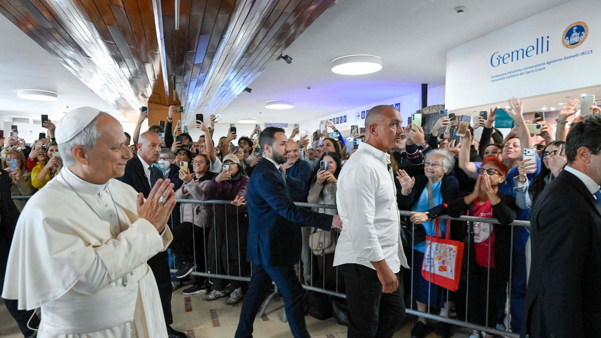 Saúde dos papas é tema delicado para o Vaticano; Leão XIV traz transparência sem precedentes