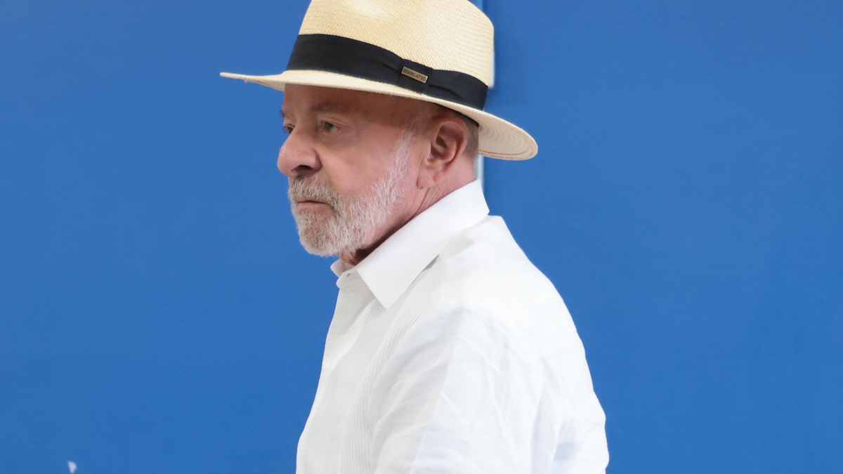 Lula volta a cobrar Flávio sobre fim da escala 6x1: ‘Bota sua bancada para votar, para de lorota’