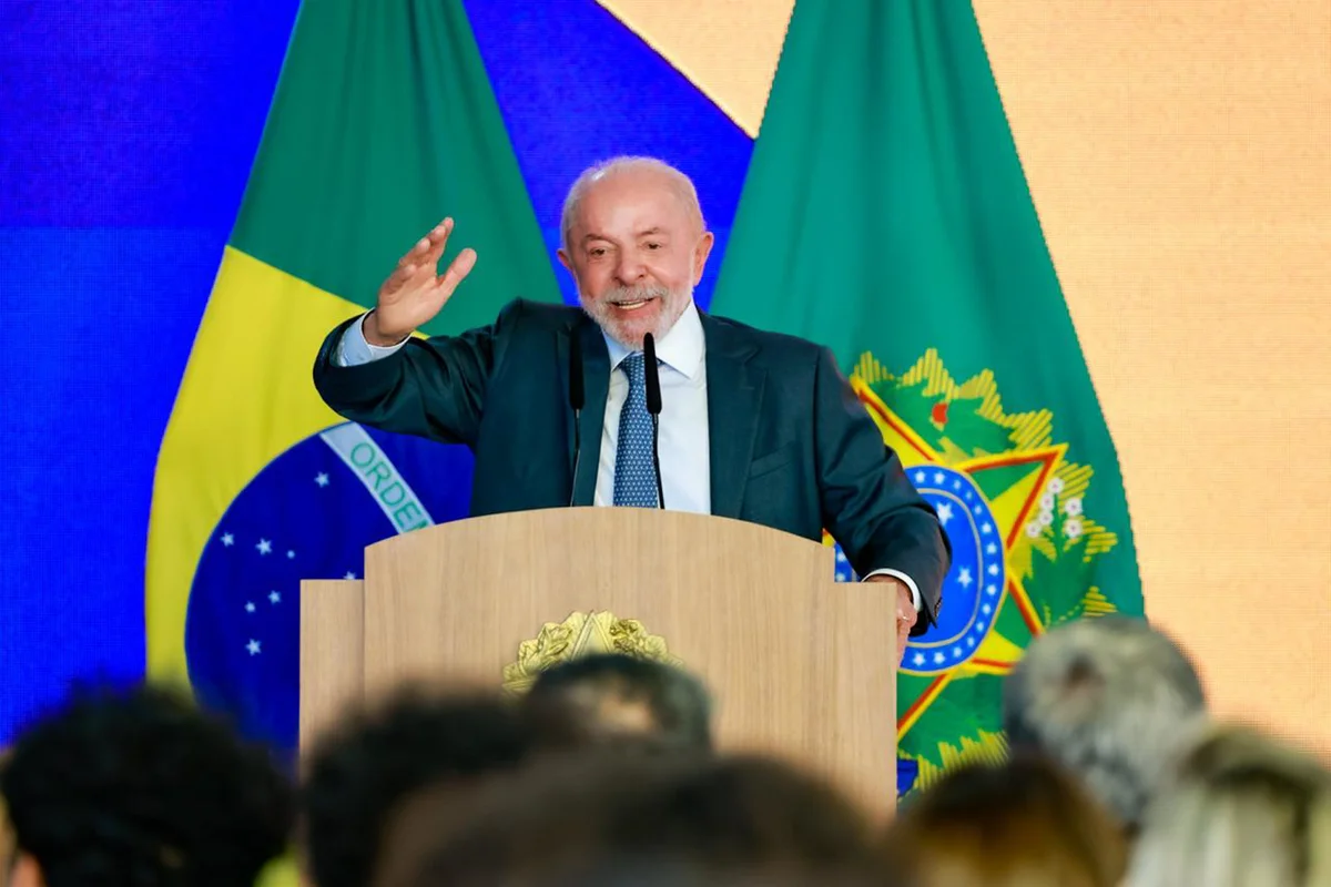 Imagem da matéria: Campanha de Lula se irrita com almoço de Flávio na Globo