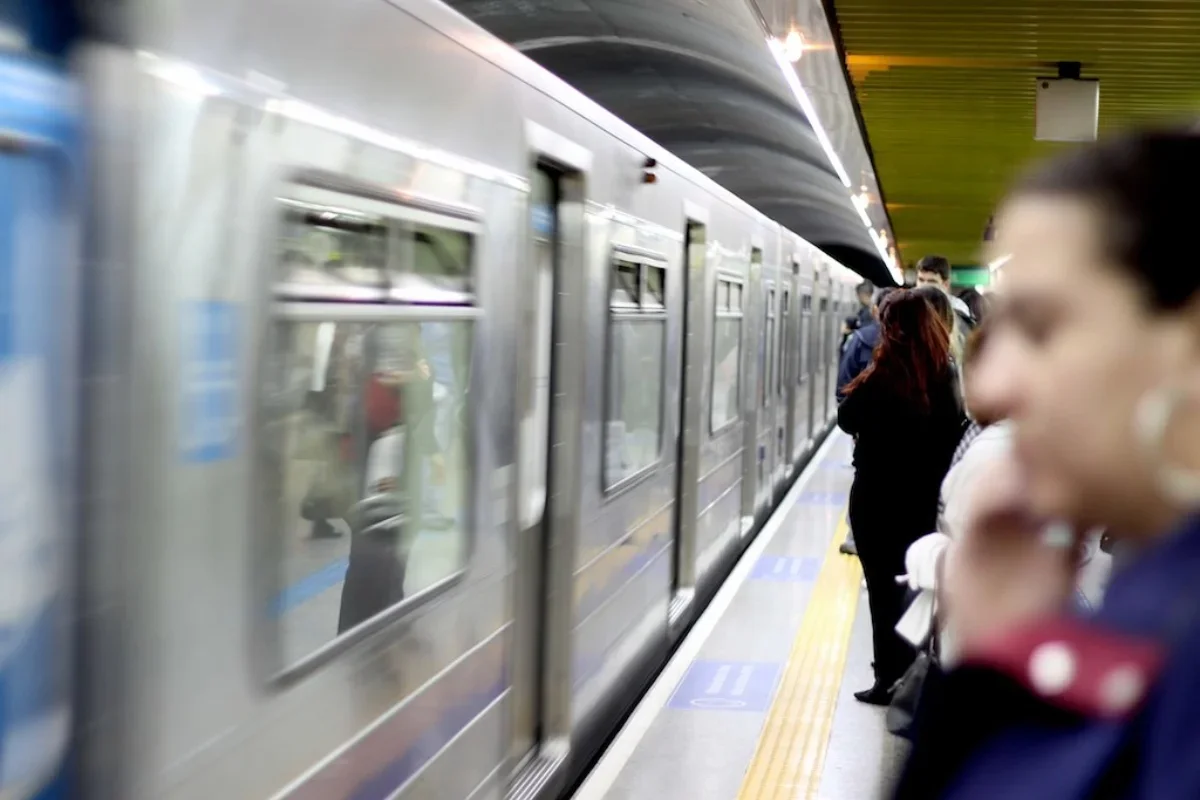 Imagem da matéria: Metrô de SP passa a aceitar Pix nas máquinas de autoatendimento de estações