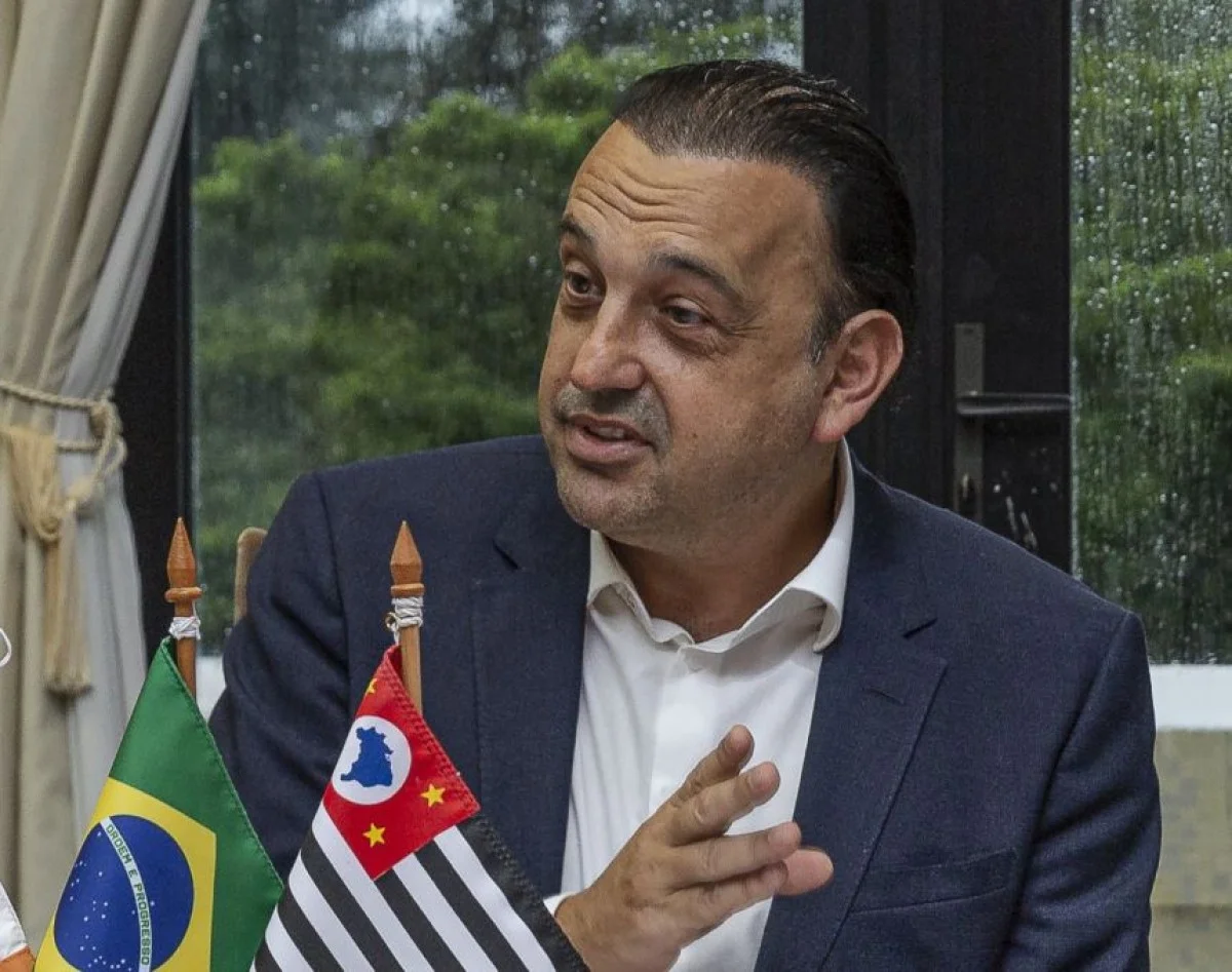 imagem colorida mostra vice-governador de são paulo felicio ramuth. Ele afirmou nesta segunda-feira (26/10) que confia no resultado das eleições e que votação após 17h "foi insignificante" - Metrópoles