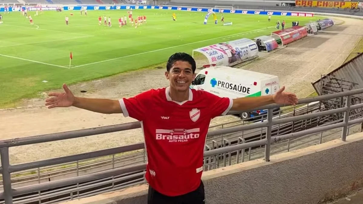 Após mais de 1 mês, influencer preso pelo ICE nos EUA é deportado ao Brasil