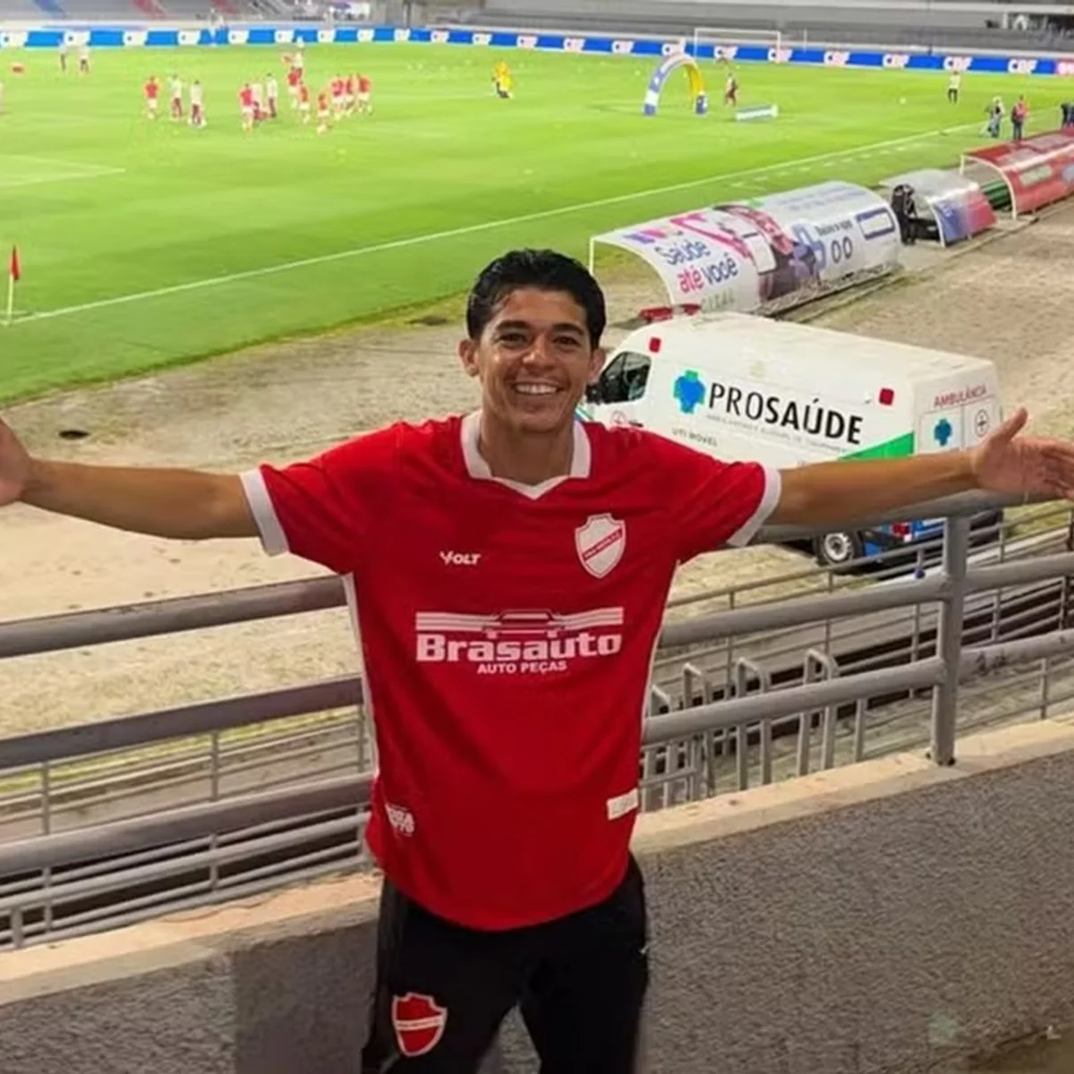 Após mais de 1 mês, influencer preso pelo ICE nos EUA é deportado ao Brasil