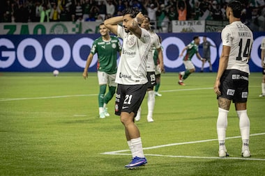 Palmeiras faz 4, atropela o Corinthians e ganha moral para decisão na Libertadores