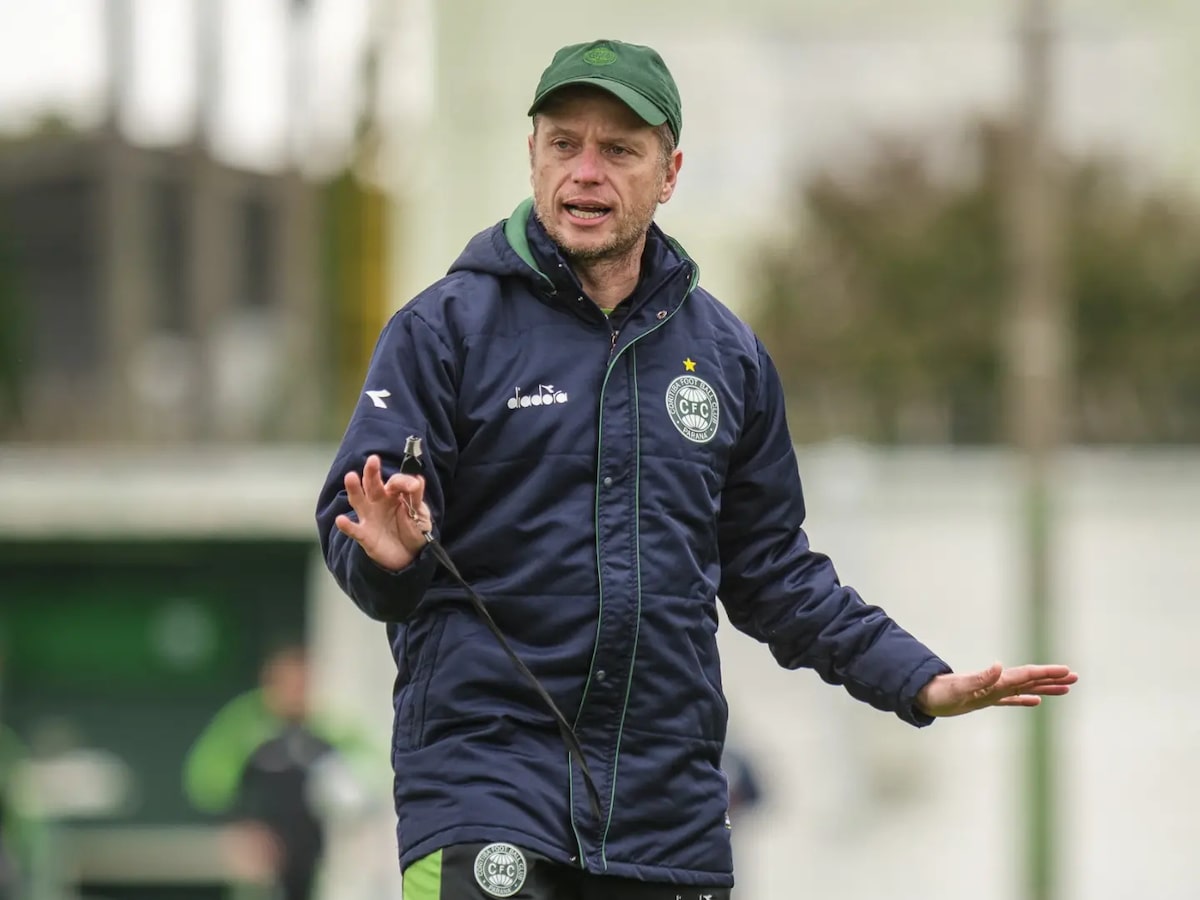 Fernando Seabra é demitido do Coritiba em meio a série de derrotas e sequência difícil no Brasileiro