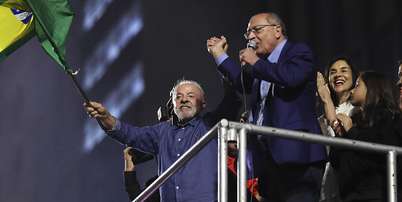 Luiz Inácio Lula da Silva e Geraldo Alckmin discusam na Avenida Paulista Foto: Alexandre Schneider / Getty Images